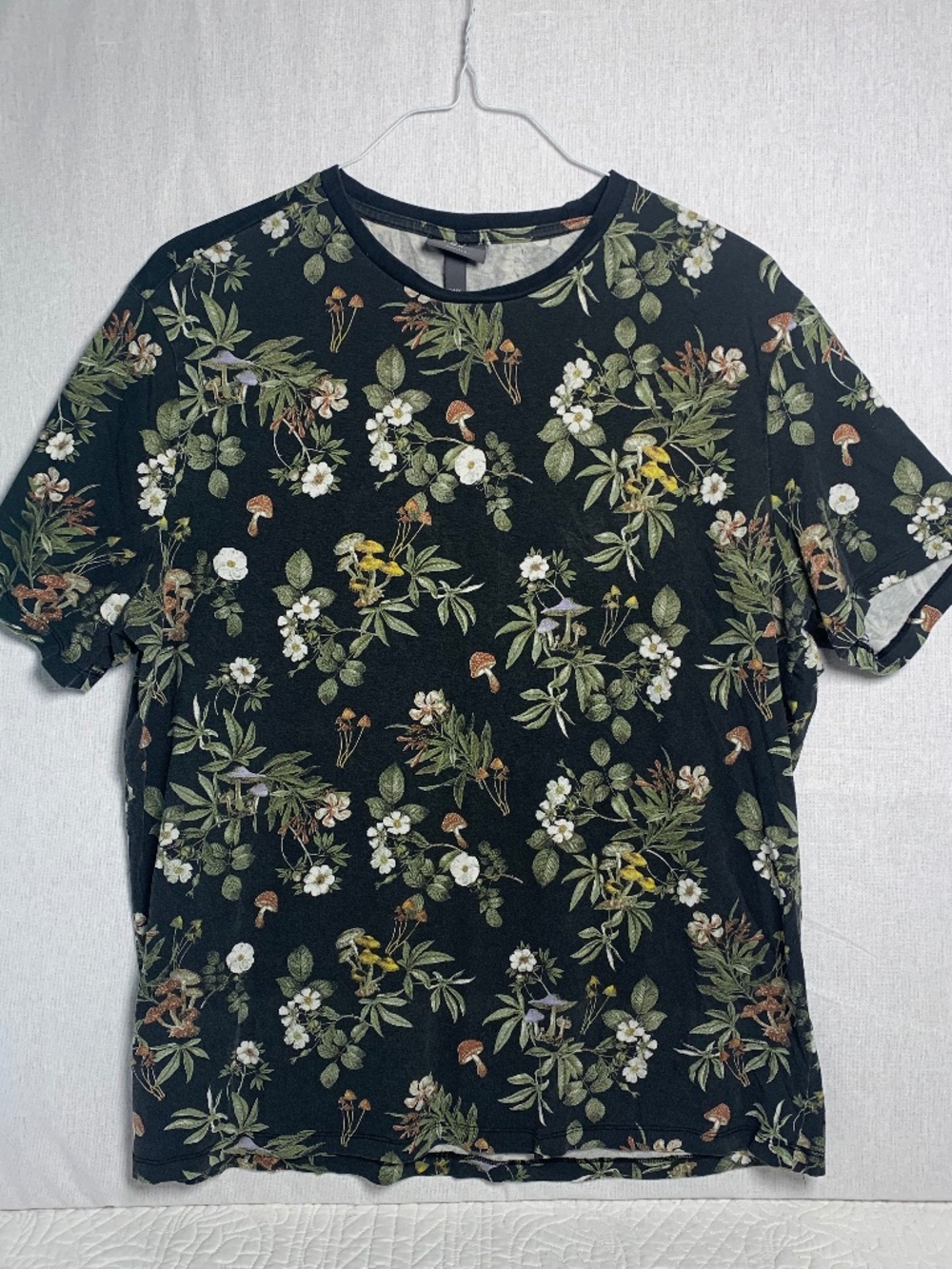 H&M XXL cottage core mushroom floral tee